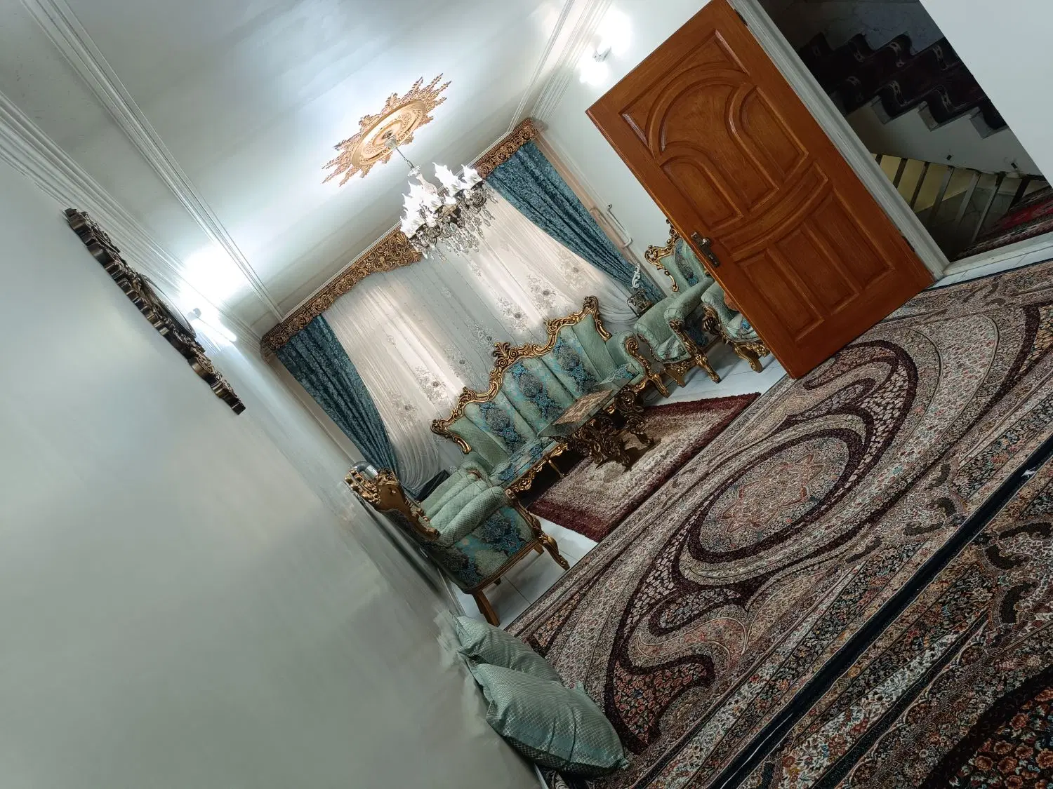فروش آپارتمان ۳واحد و نیم +زیرزمین