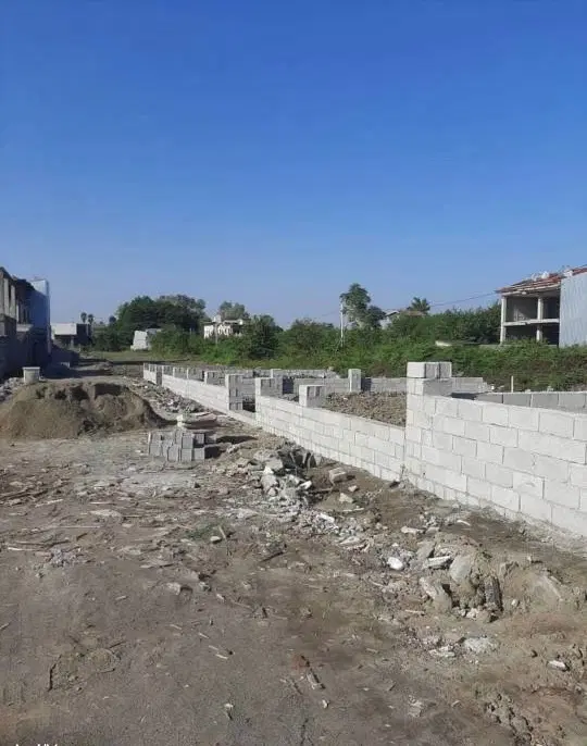 زمین ۲۰۰ متری دارای سند تک برگ