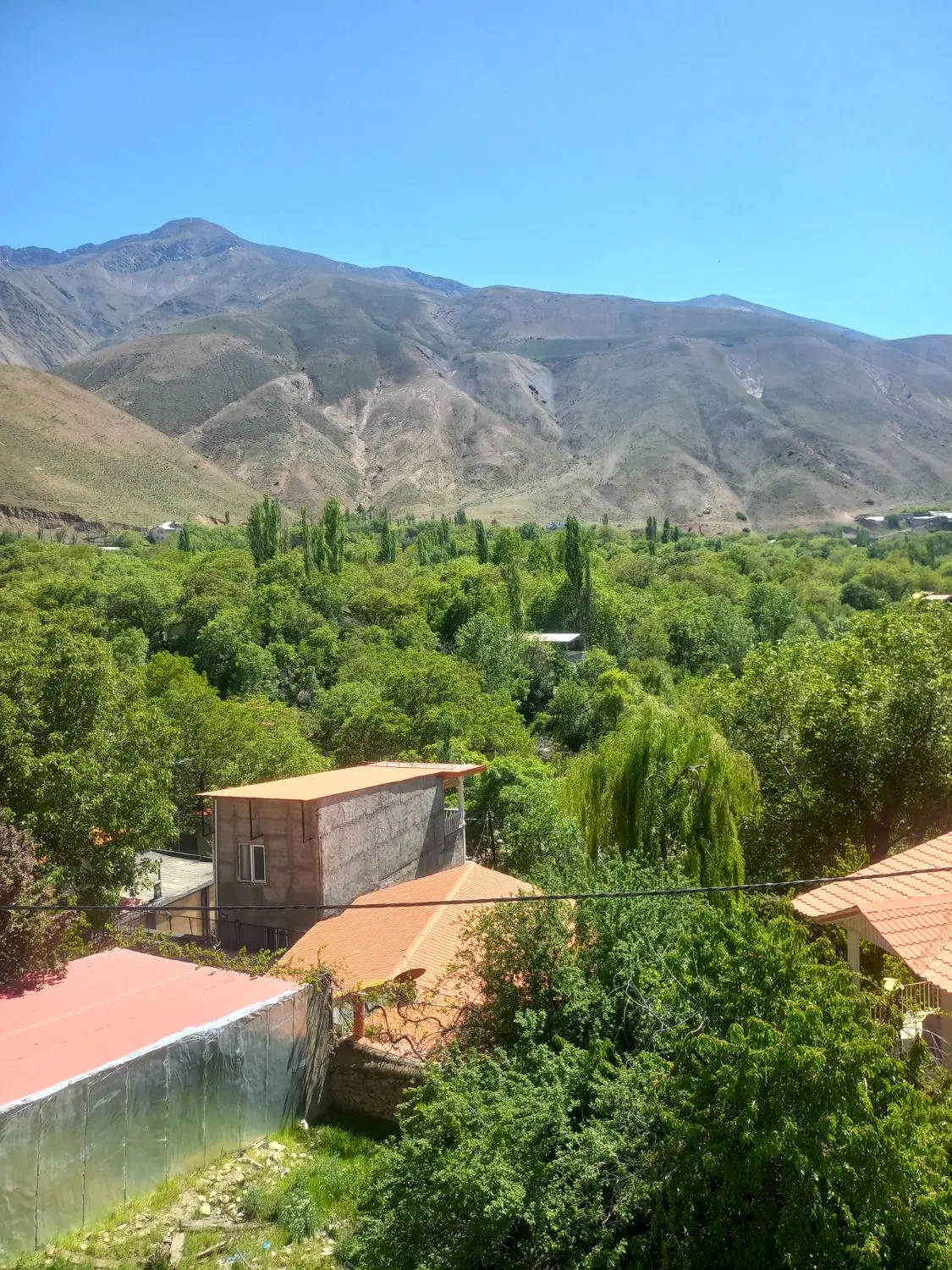 فروش خانه ۲۰۰ متریدر جاده چالوس ارنگه (ابهرک)