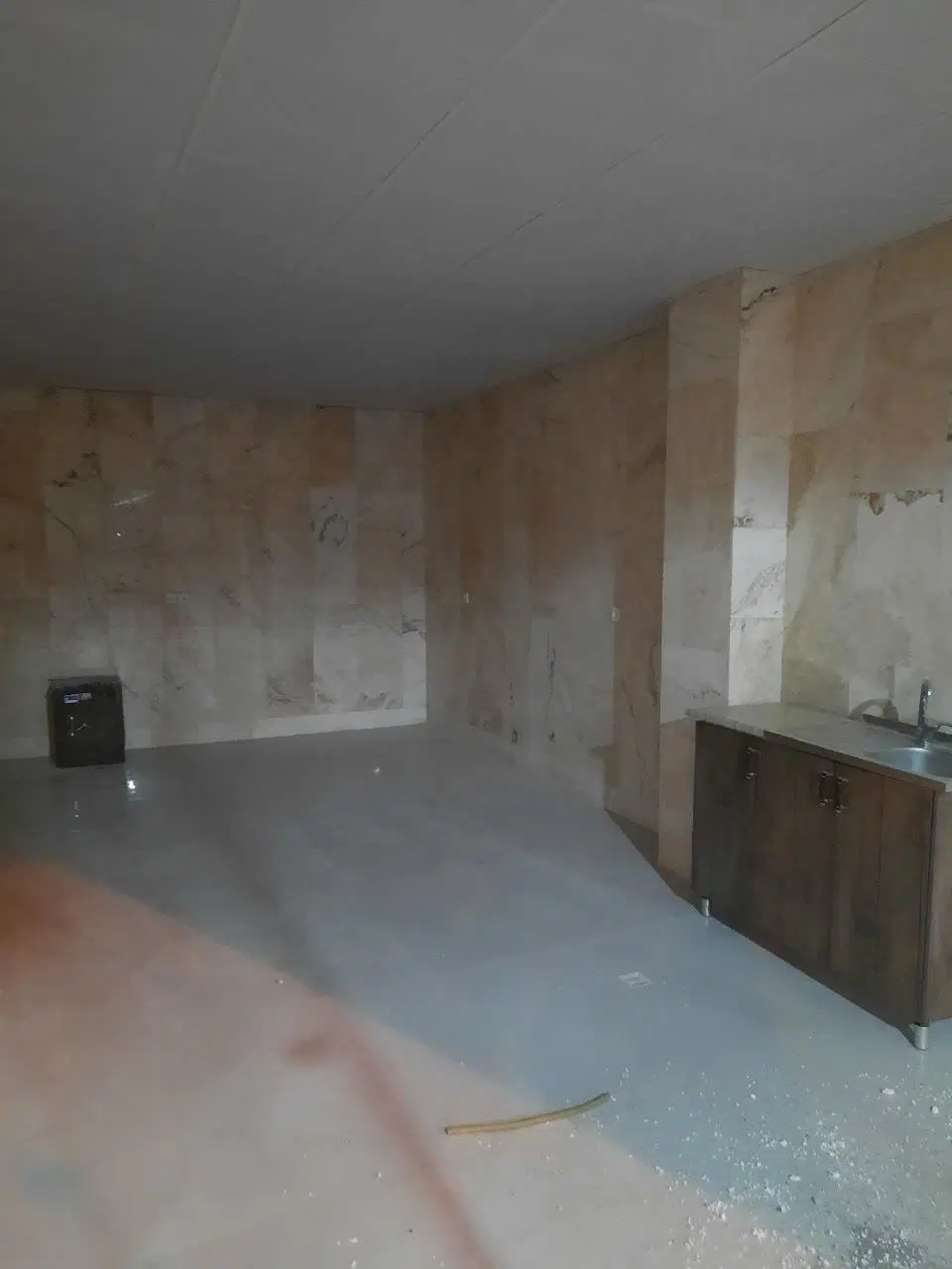 مغازه فردوسی شمالی رو به روی کوچه معین