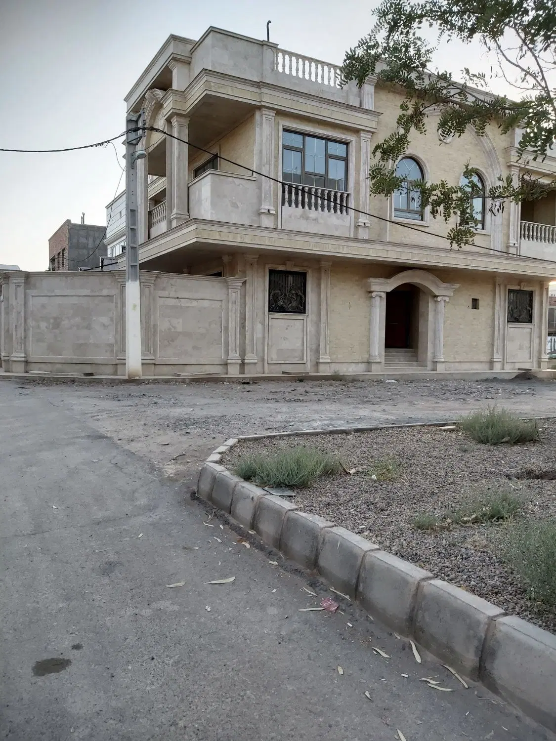 منزل ویلایی فروشی غدیر ۲