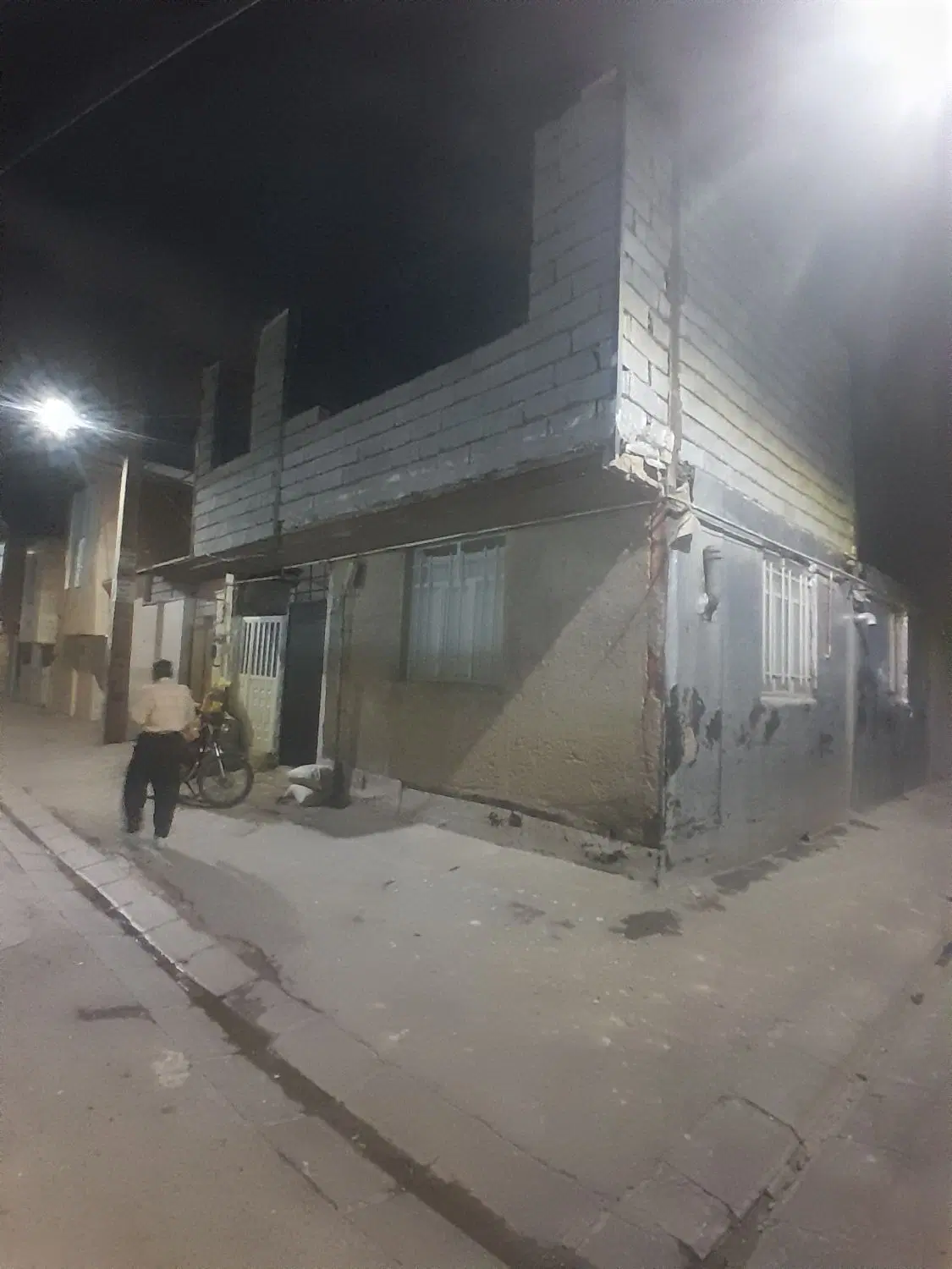 ی واحد ۹۰ متری
