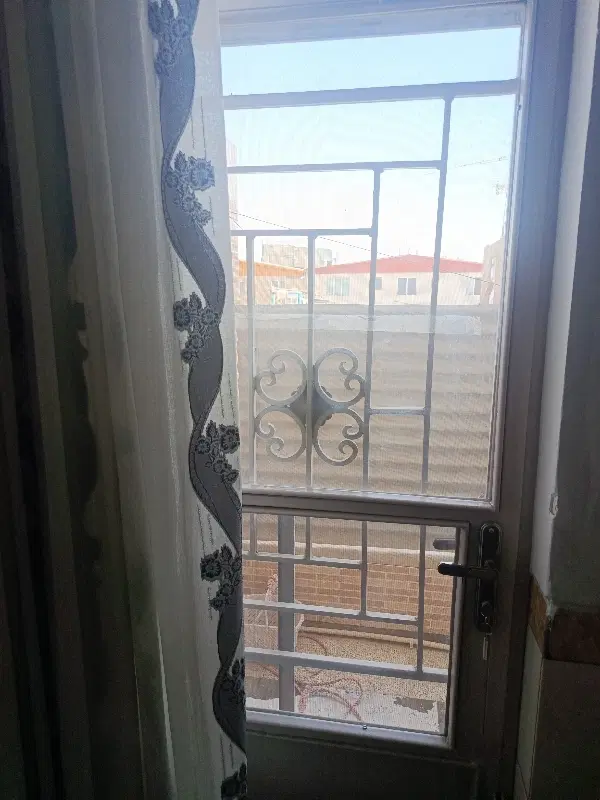 مغازه جهت خیاطی. ارایشگاه زنانه