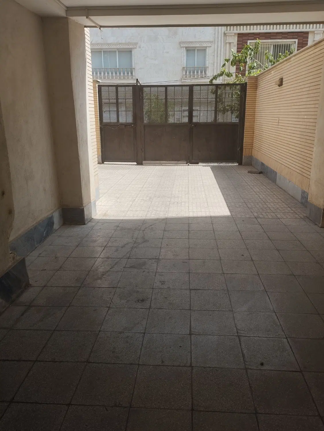 پارکینگ ۱۸متر