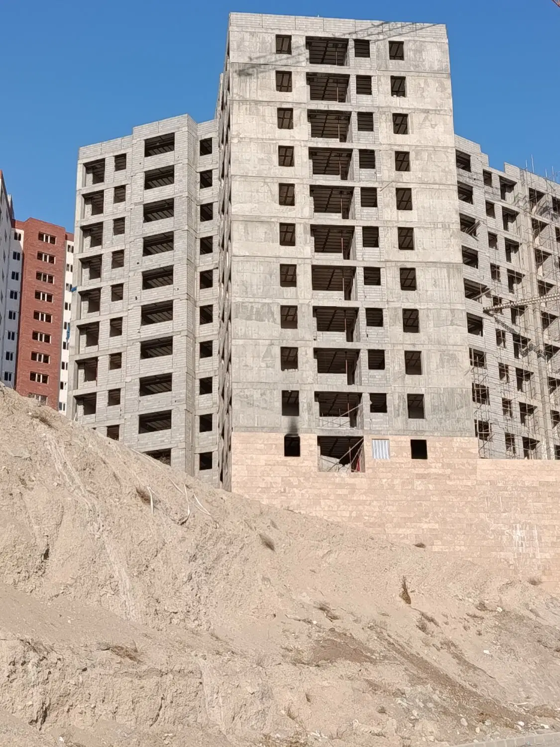 فقط بامبلغ 3_200درپردیس صاحبخانه بشین