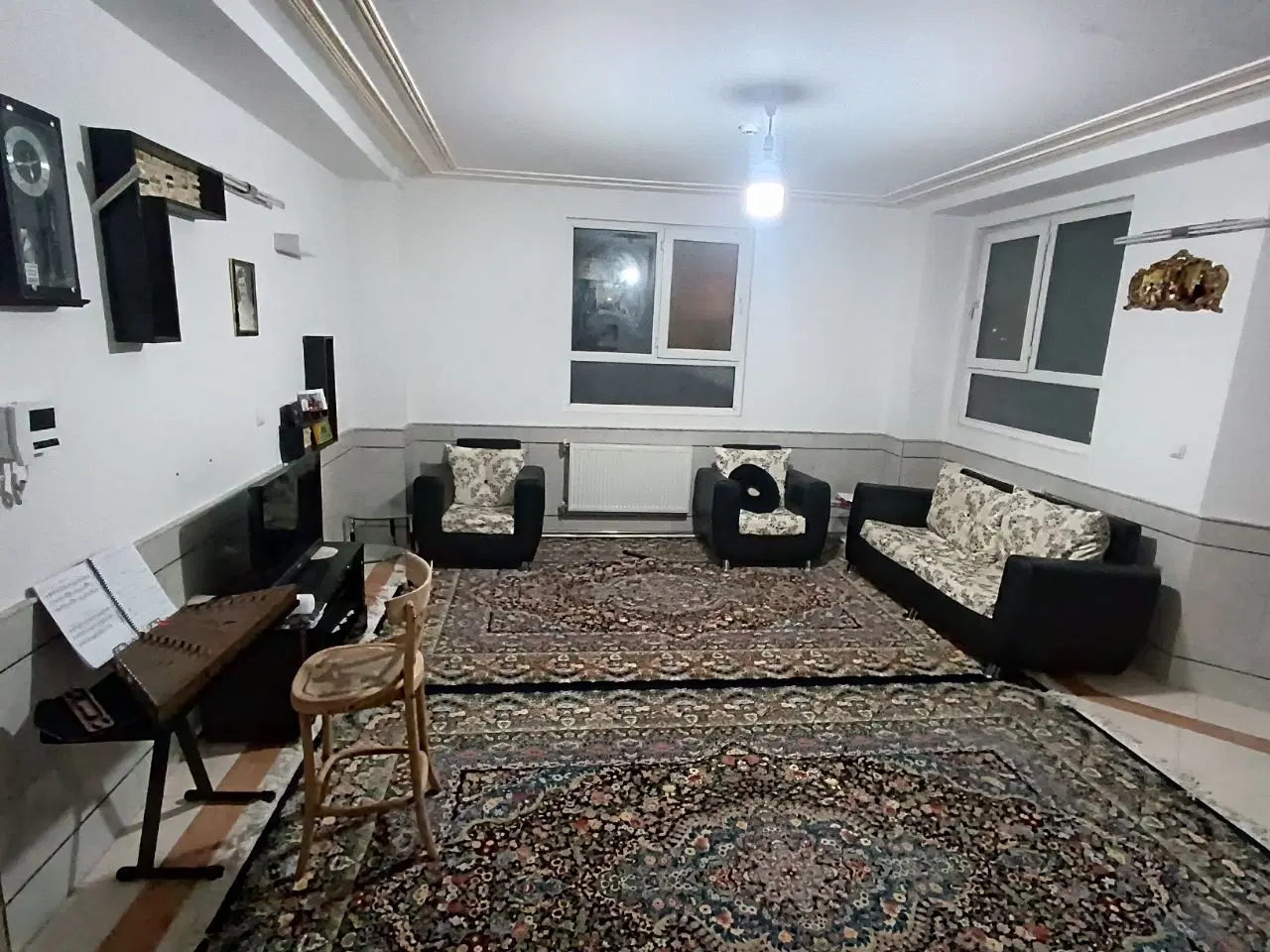 واحد آپارتمان 86متری طبقه اول دو خواب.لوکیشن عال ی