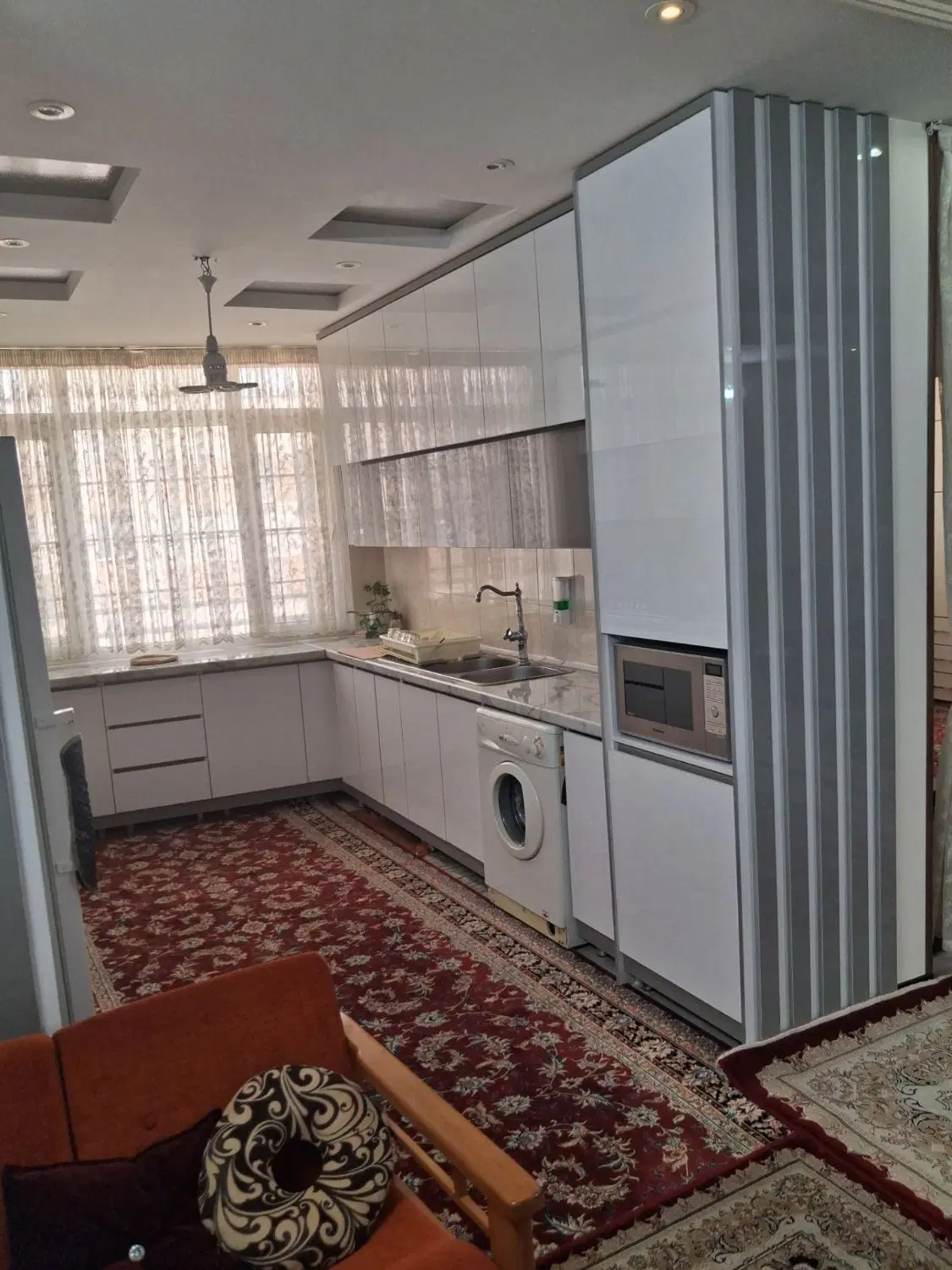رهن 85 متر تک واحدی دوخواب فول امکانات  پارکینگ