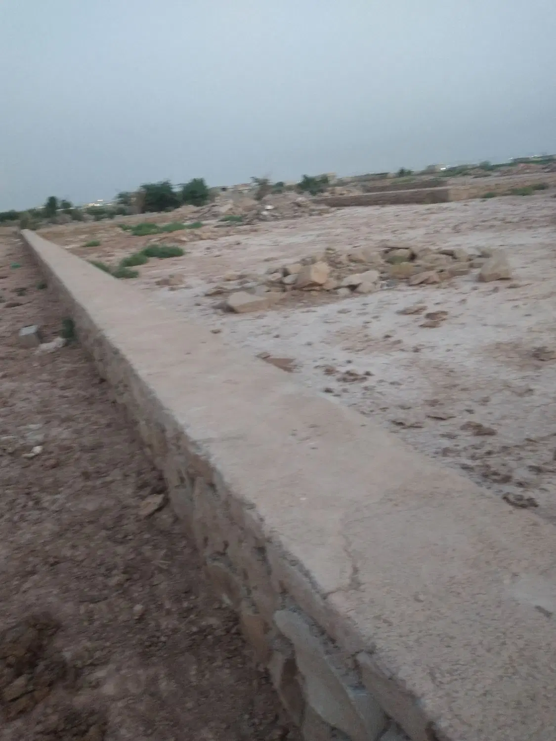 زمین ۵۰۰ تا ۱۰۰۰متر  دونه