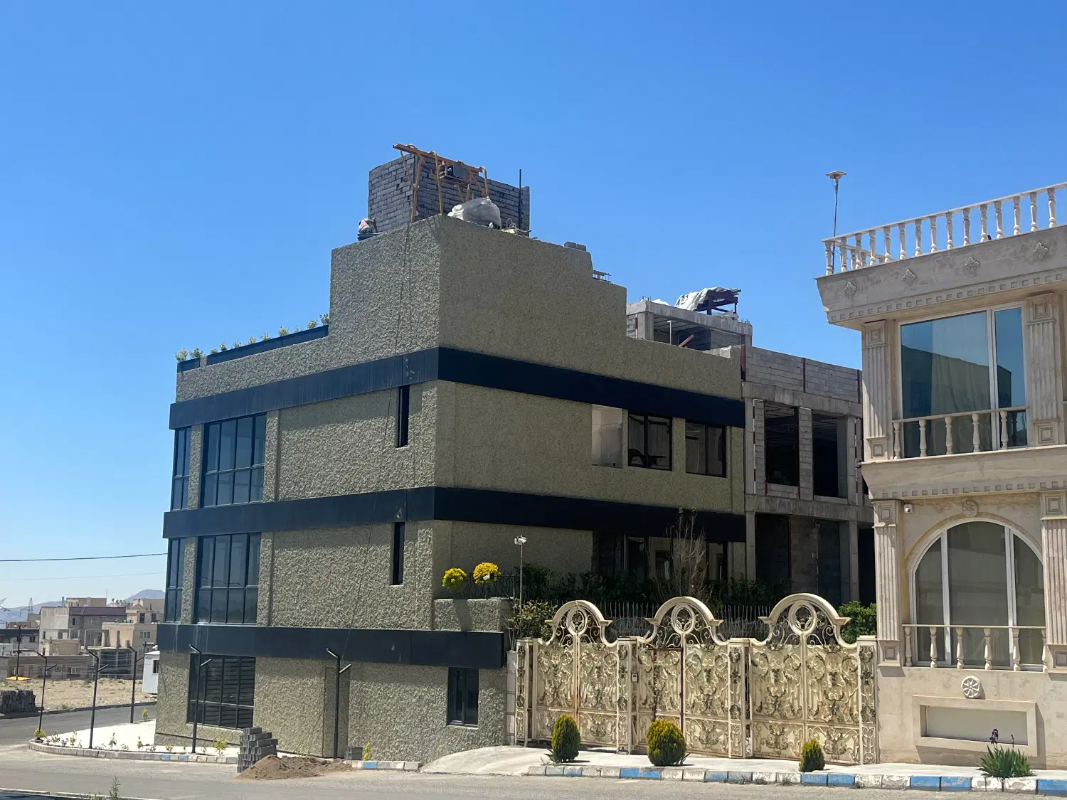 ۵۵۵متر ۳طبقه مجزا ویلا دربست