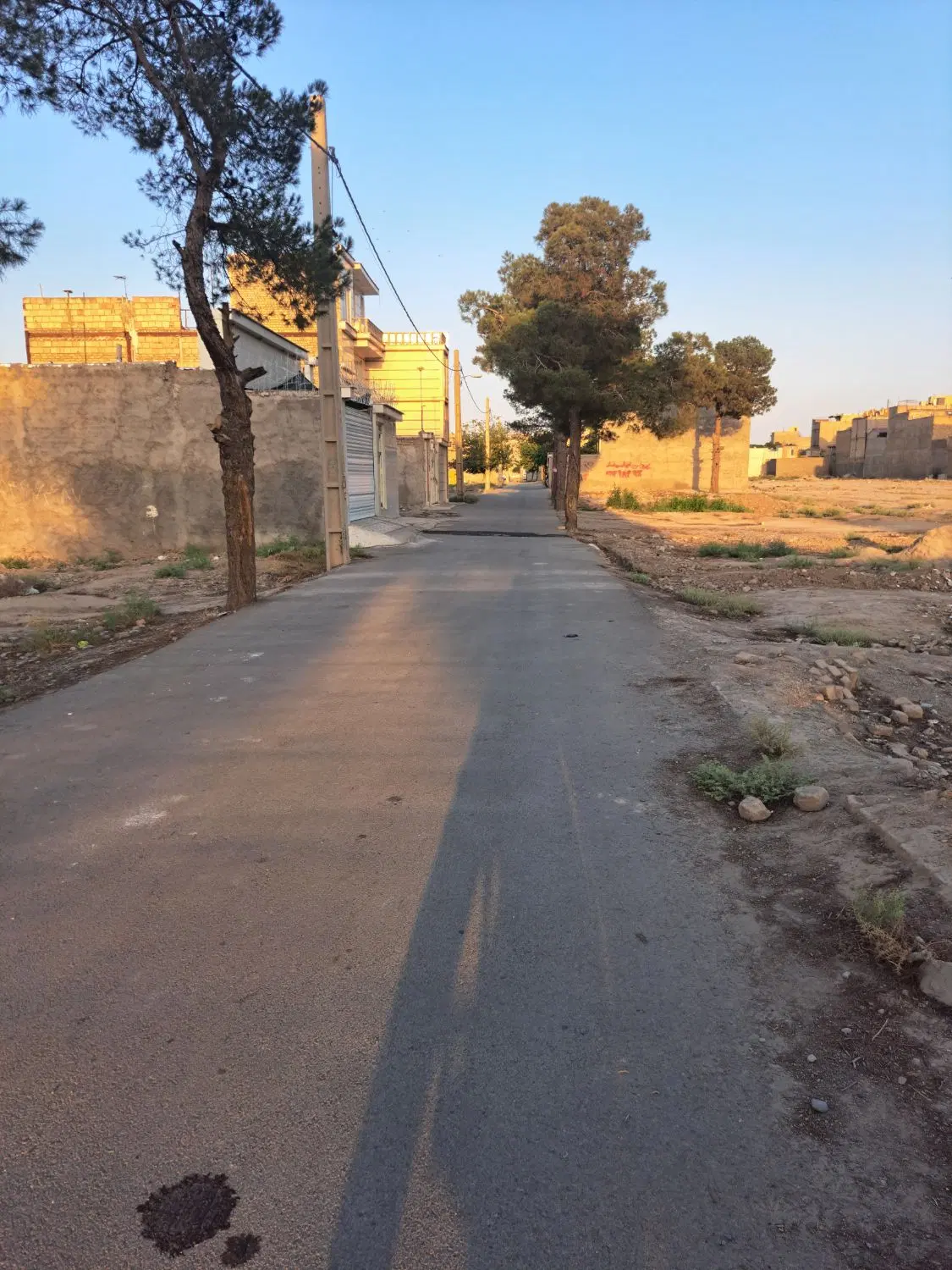 یک قطعه زمین مسکونی به متراژ ۹۰ متر امراباد