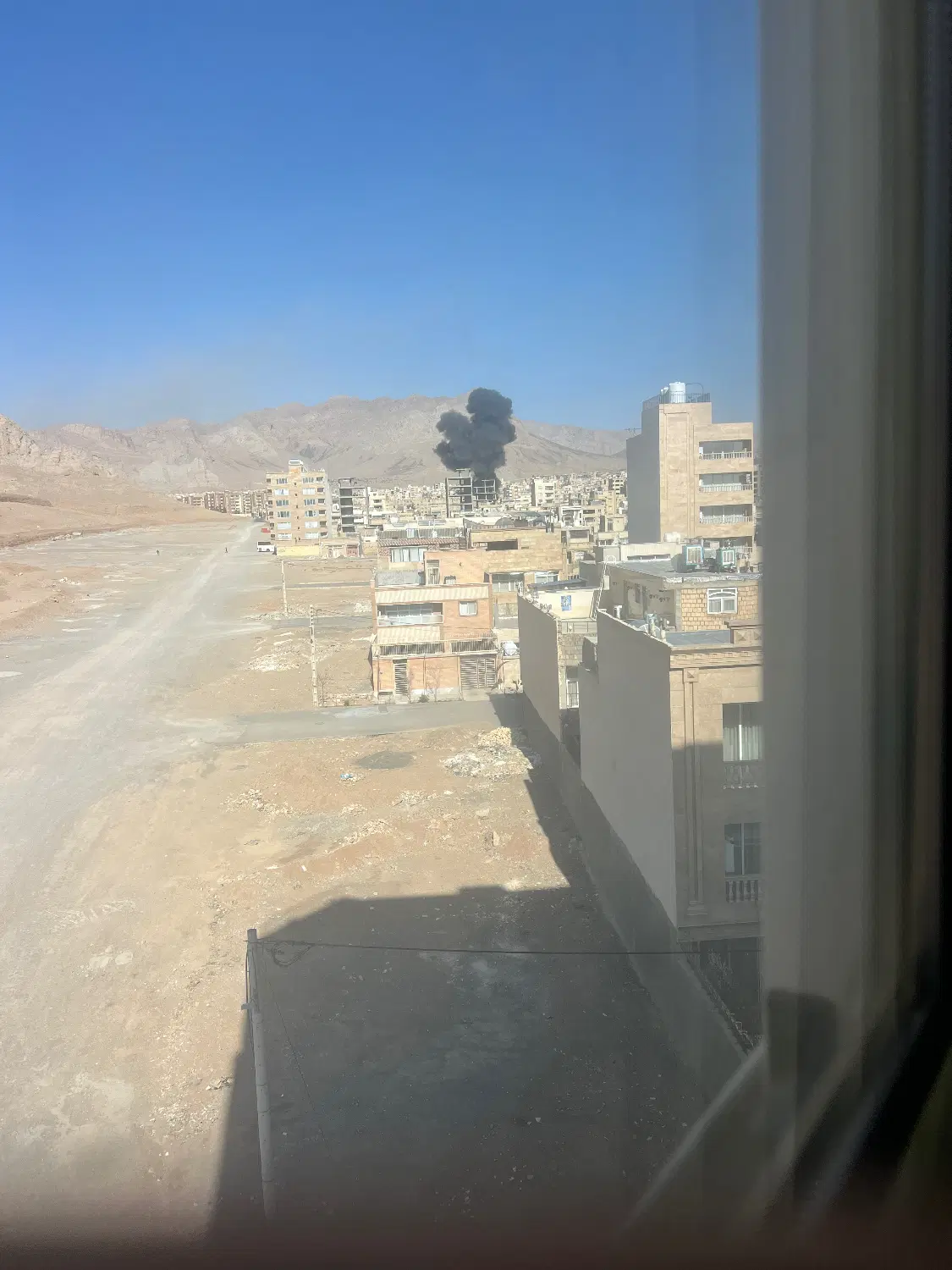 زمین جنوبی ارطفاع دار خ جوان