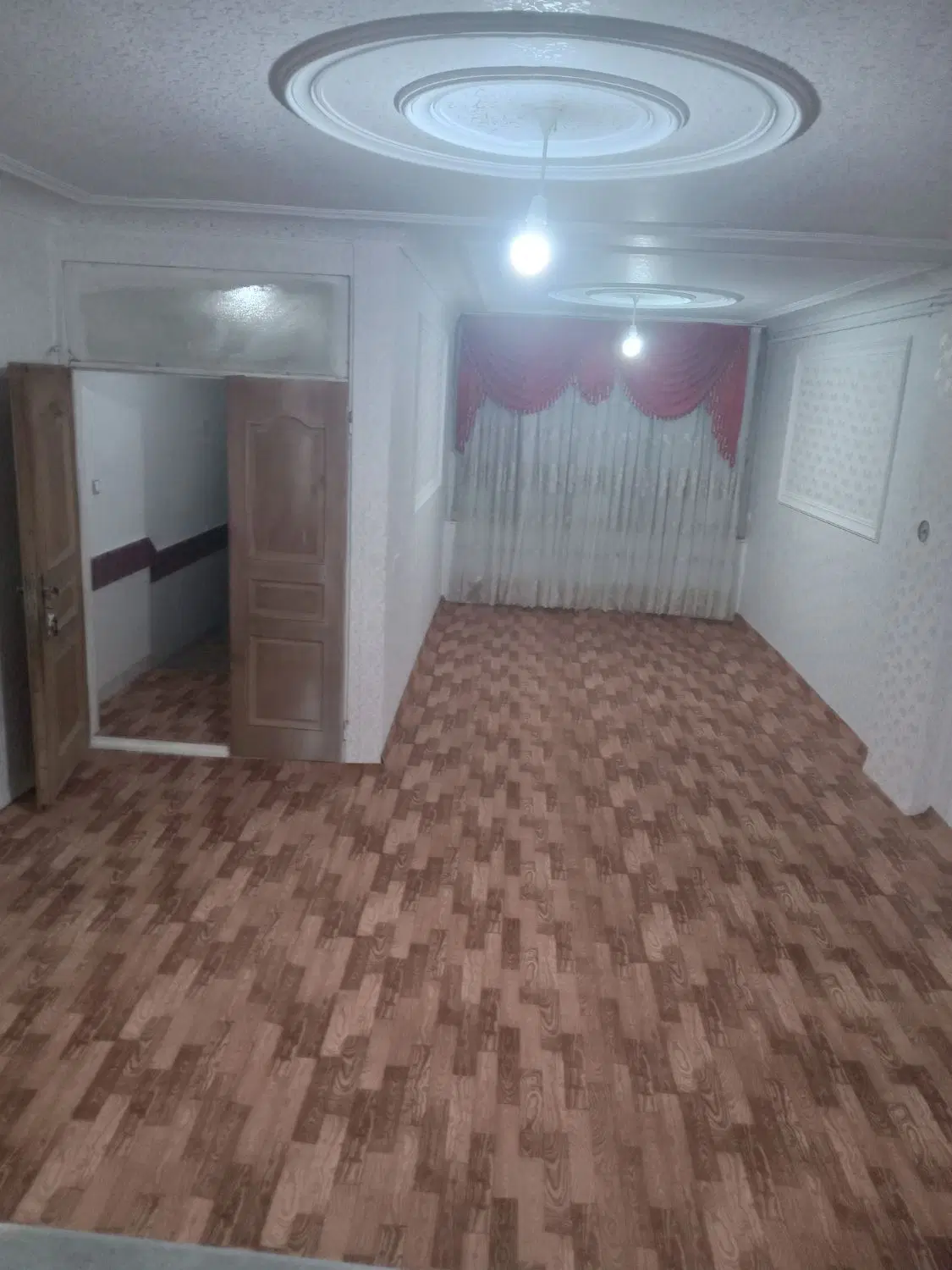 خانه ویلای همکف درمیدان وحدت