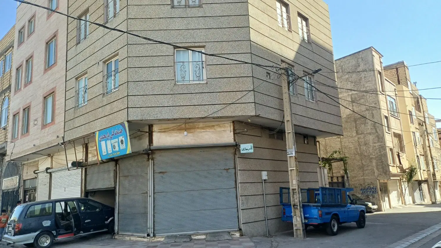 ۱۰۰ متر خانه با حیاط و مغازه