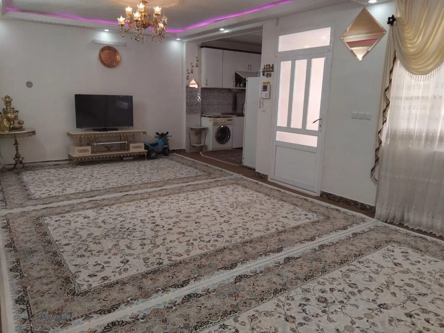 خانه در ۱۵ متری فوتبال