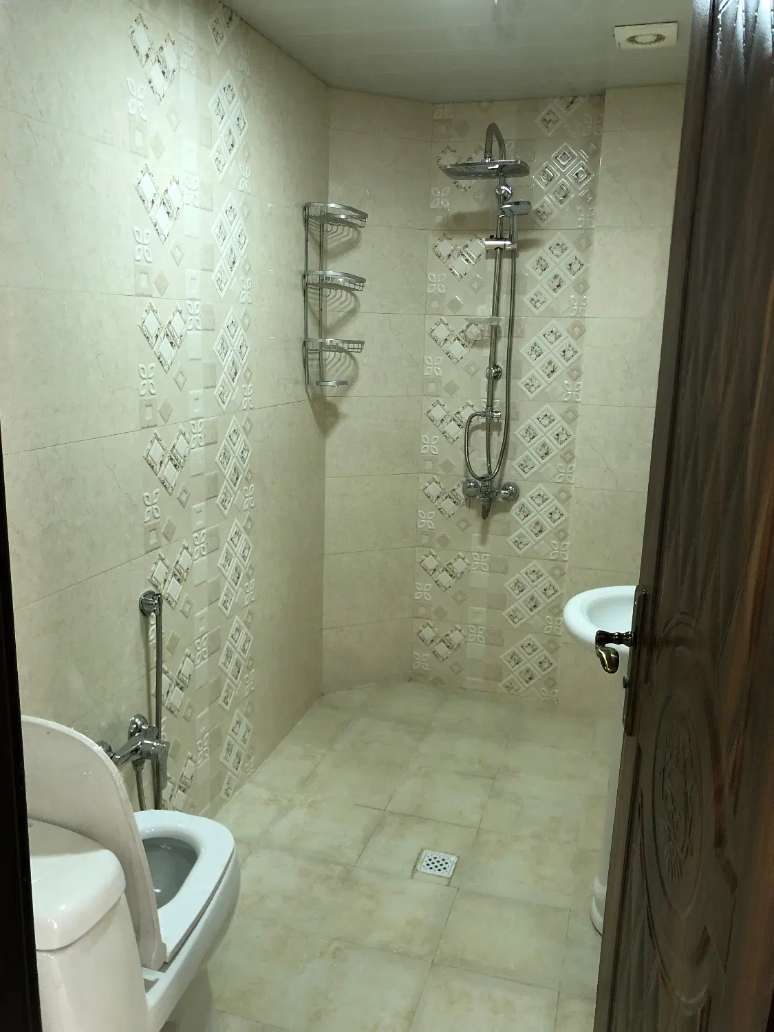 آپارتمان ۱۴۰ متری