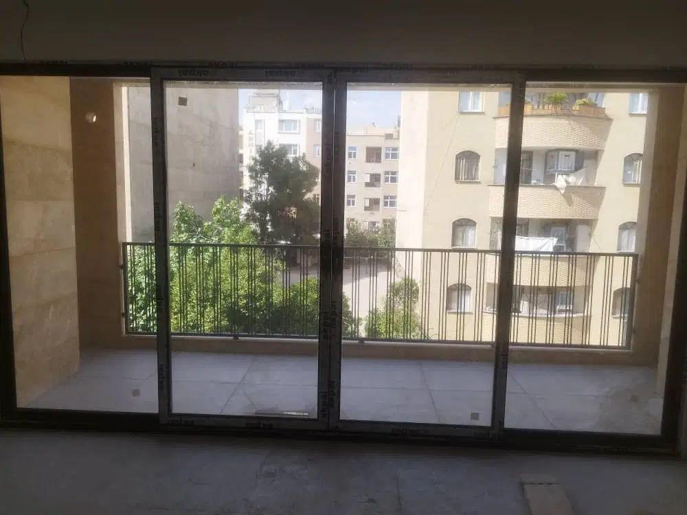 فروش آپارتمان  ۱۳۰ متری دوخوابه