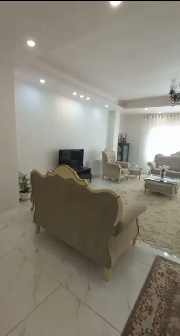آپارتمان ۱۶۶ متری