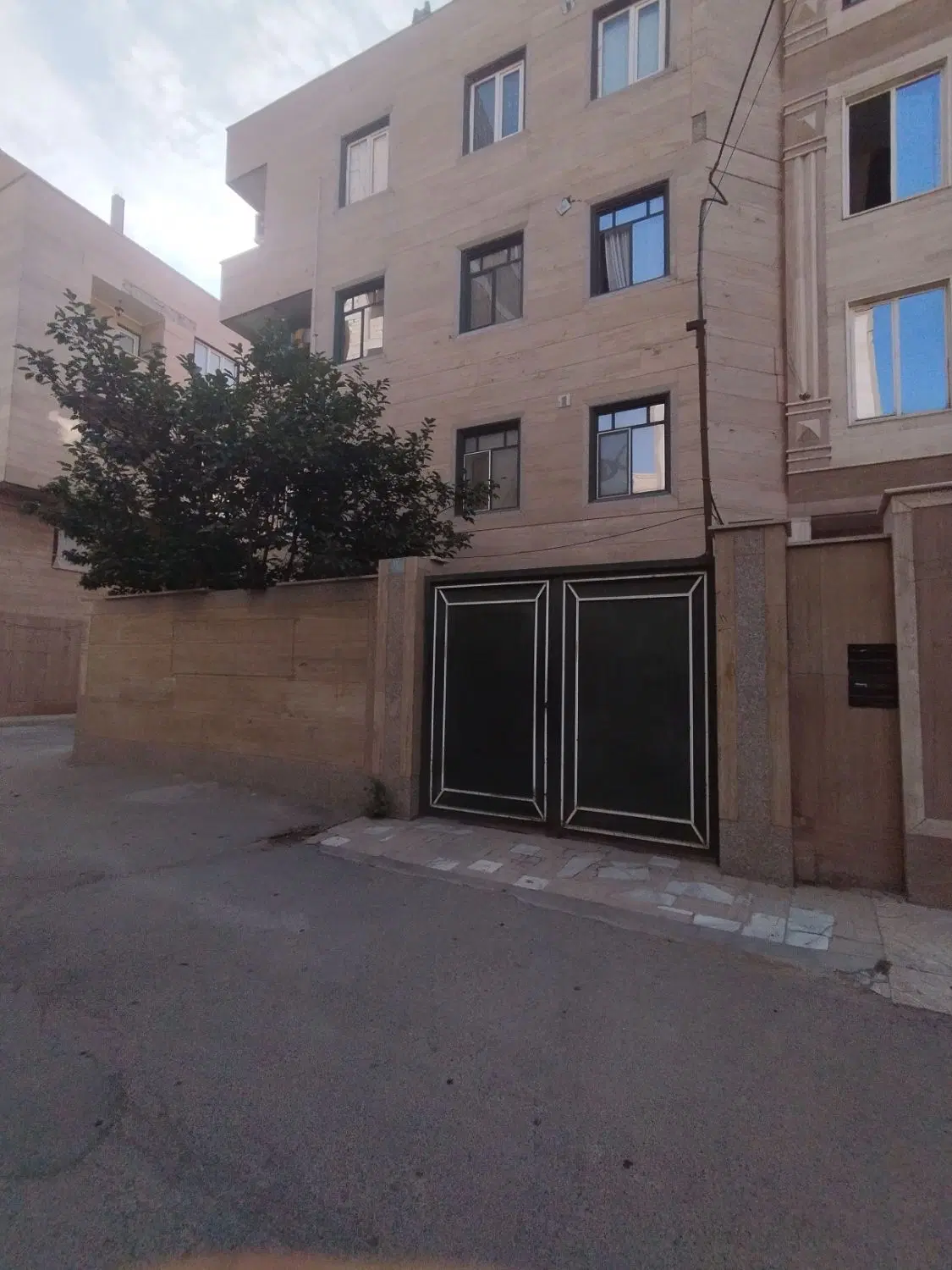واحد ۴۵متری طبقه همکف بلوارکشاور
