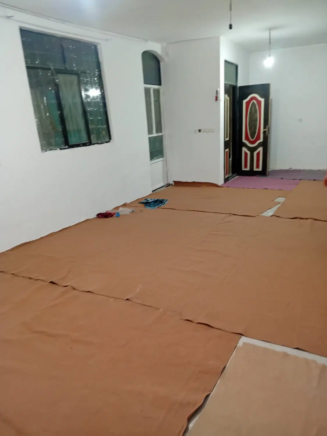 یه‌واحدهمکف‌۷۵متری‌باامکانات‌برق‌اب‌گاز