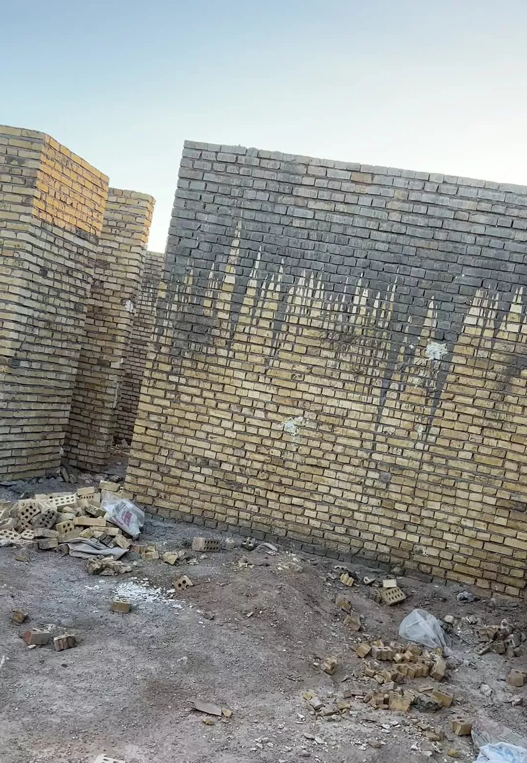 خانه نیمه کاره با تیرچه کامل تحویل داده میشود