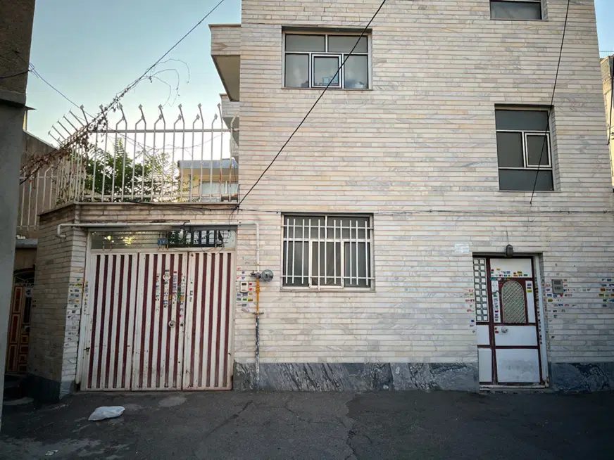 فروش حیاط مسکونی ۲ طبقه در ورزش