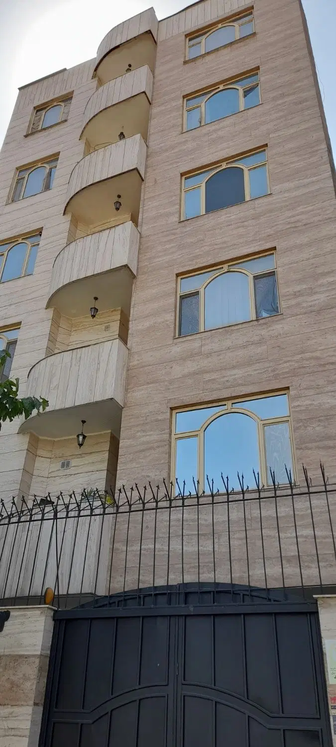 ۹۲ متر طبقه سوم دو خواب فرامرز زوج