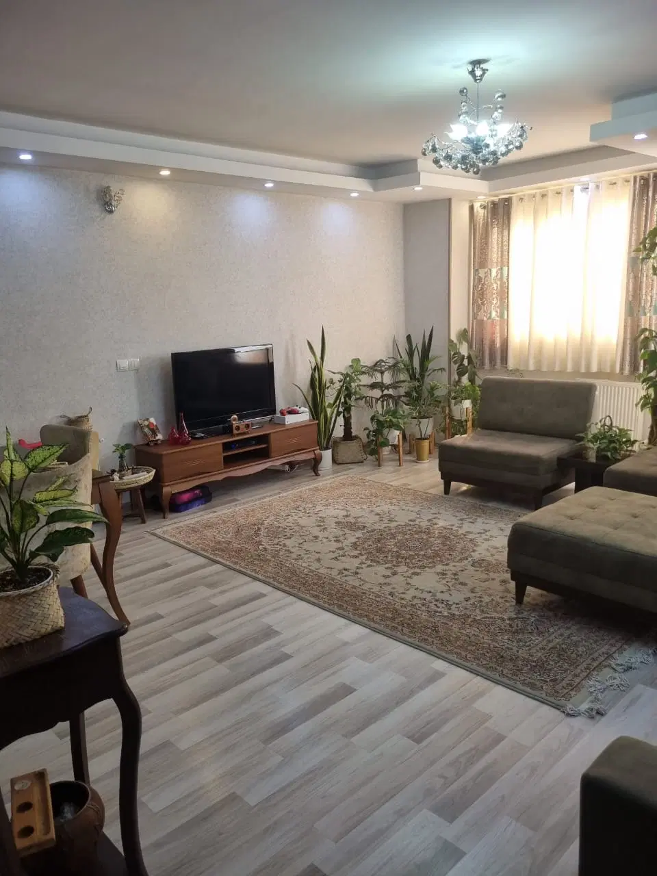 فروش آپارتمان120 متری دوخواب تپه تلوزیون