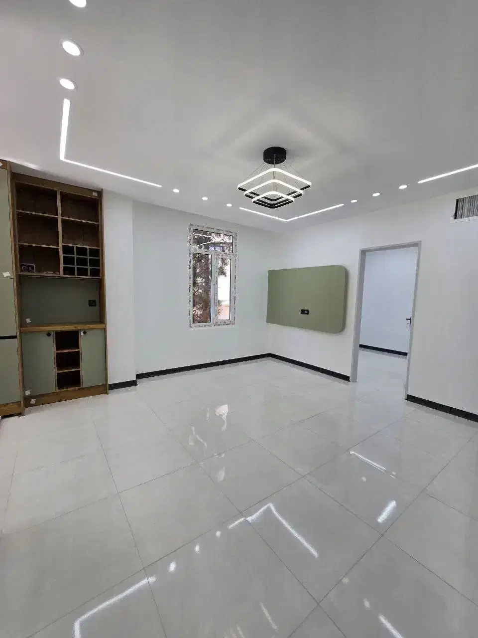 ۴۵متر پارکینگ اختصاصی سندتک برگ حیاط دار