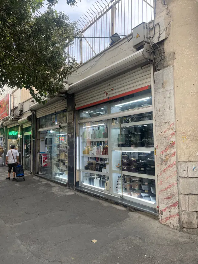 ۴۸ متر مغازه تجاری بر خیابان بازار بلور فروشان