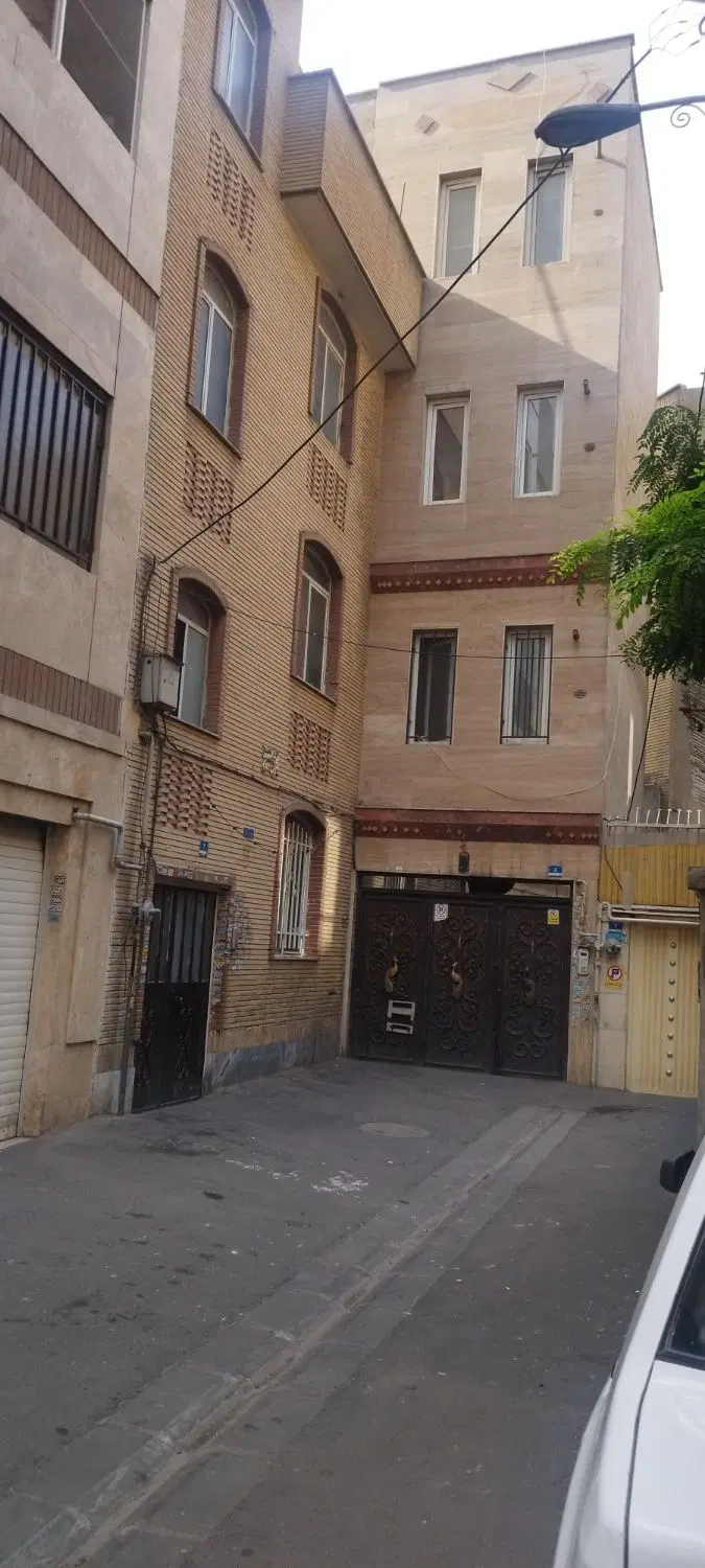 ۵۰ متر نوری میراولیایی پارکینگدار