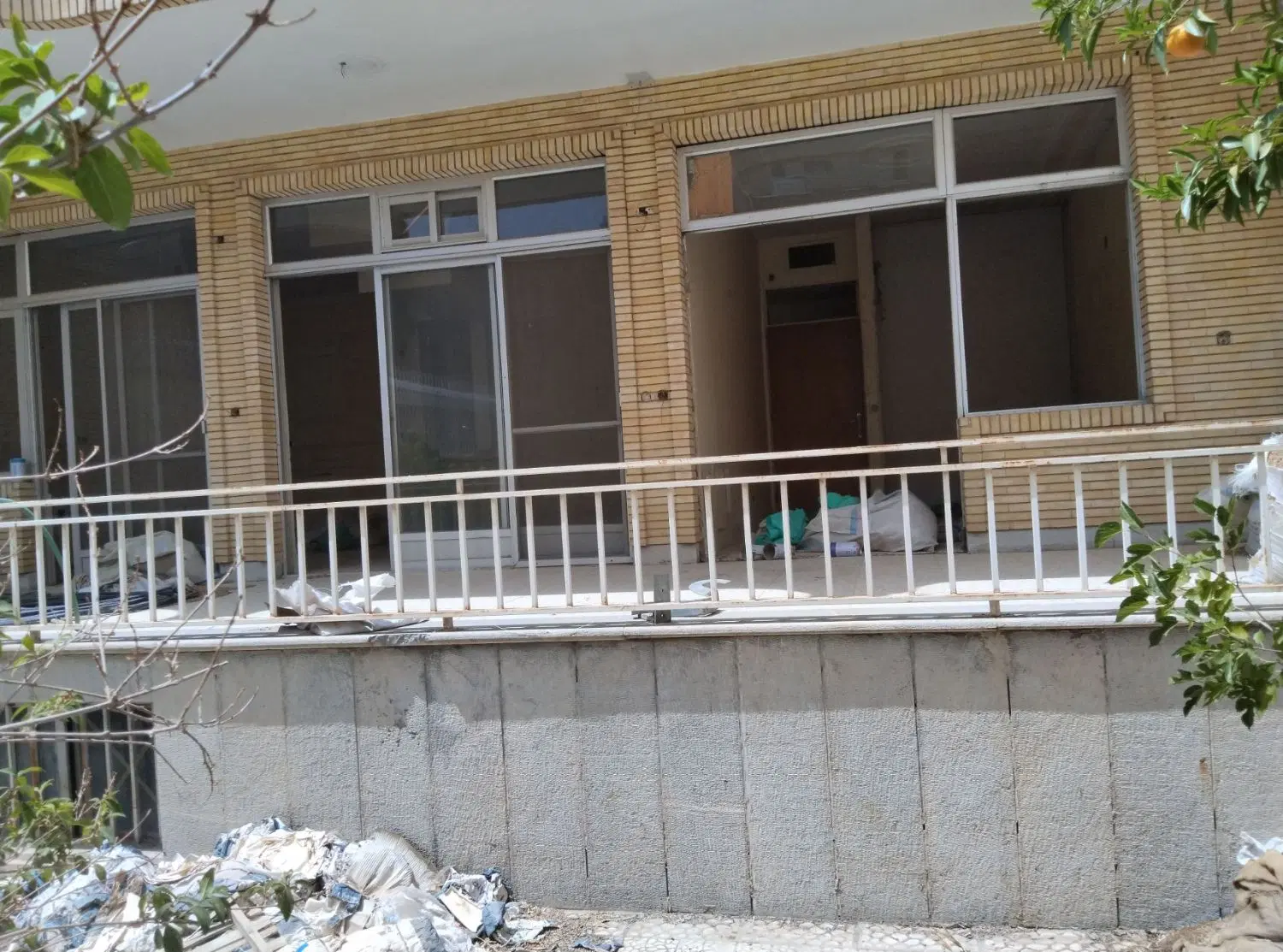 منزل کلنگی به فروش میرسد