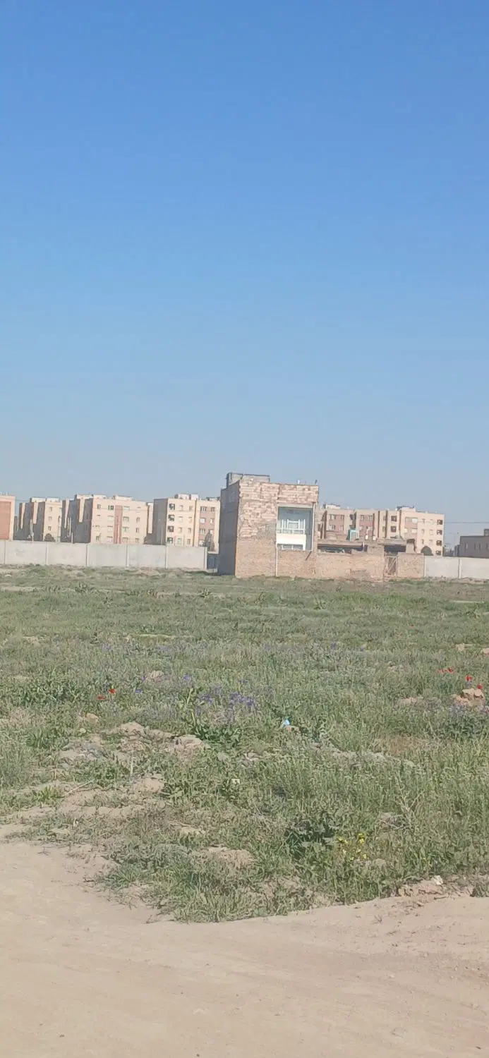 ۱۳۰ متر زمین مسکونی شهرک