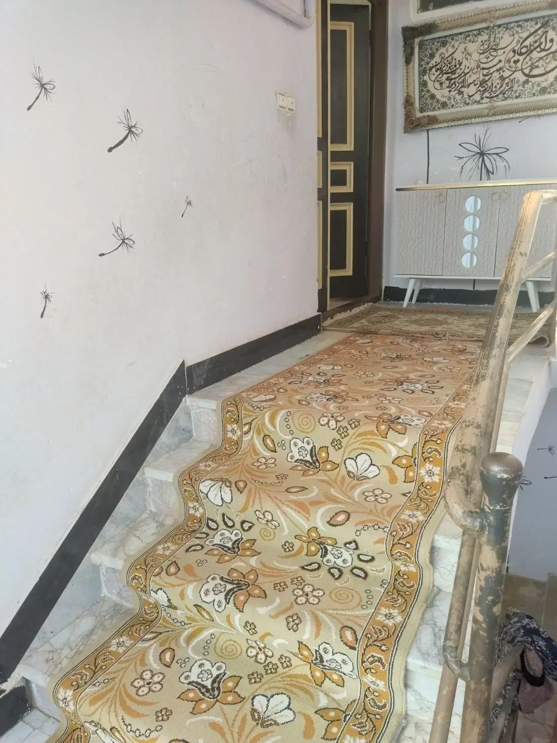 یک واحد مسکونی طبقه اول