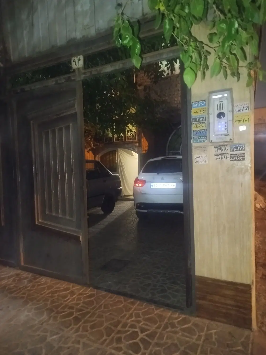 همکف با پارکینگ ۱۱۰متر زیربنا