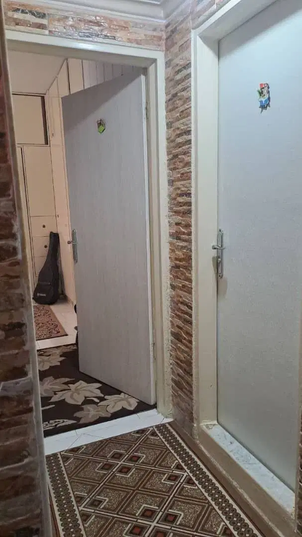 آپارتمان ۸۵ متری دو خواب طبقه دوم پارکینگ انباری