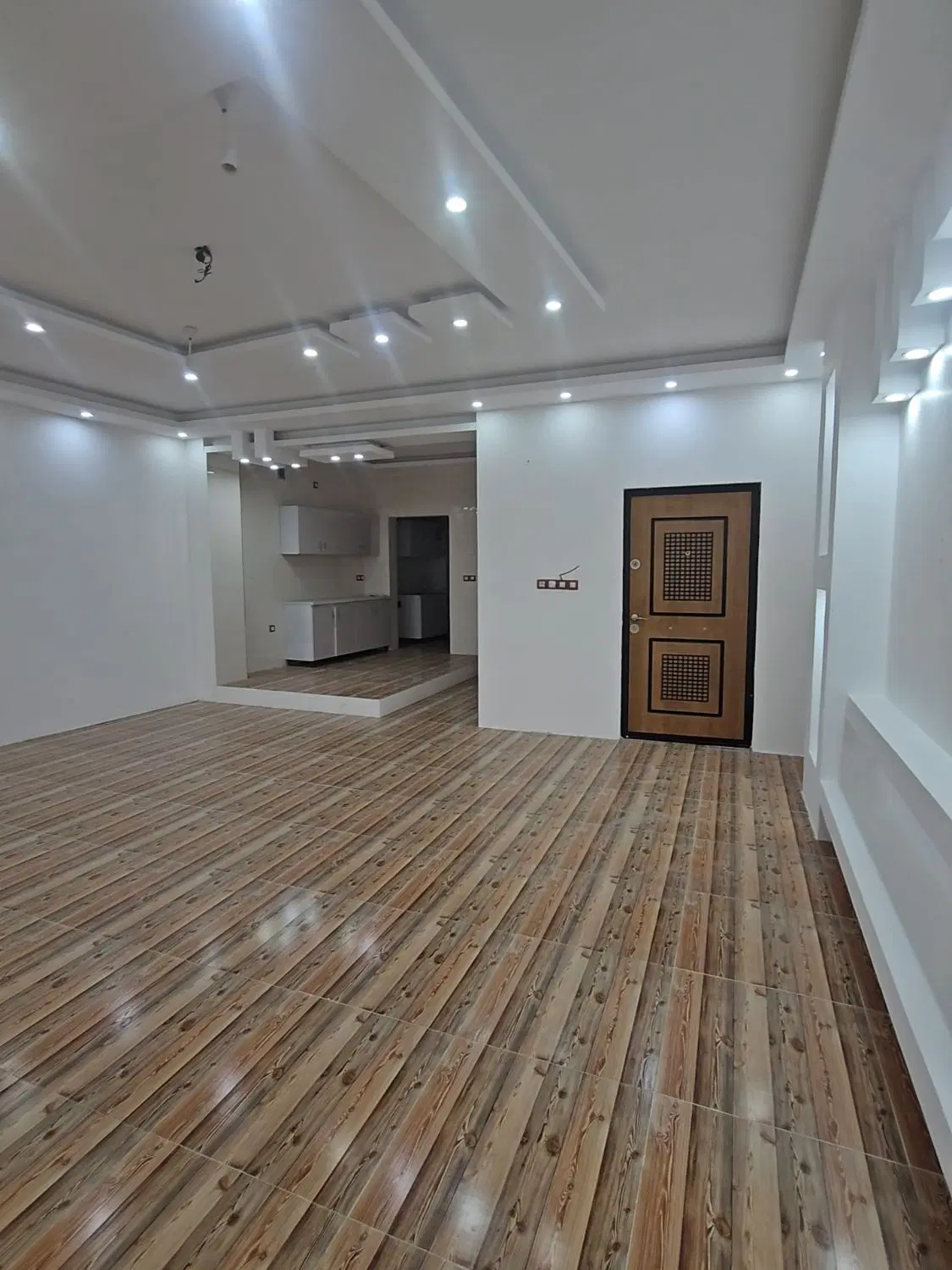 آپارتمان در خط اسکله( اسکله ۴)