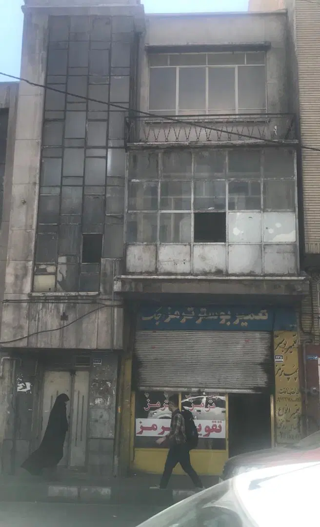 کلنگی بر کمیل باجواز ۲۵۰متر تجاری
