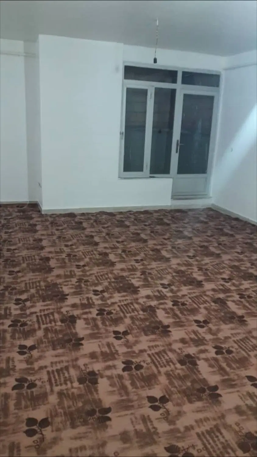 اپارتمان طبقه ۲ واحد پشتی