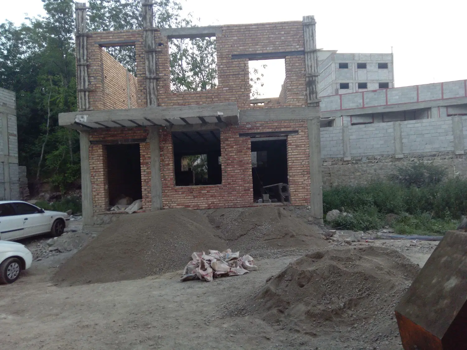 واحد  نیمه کاره در کلیبر