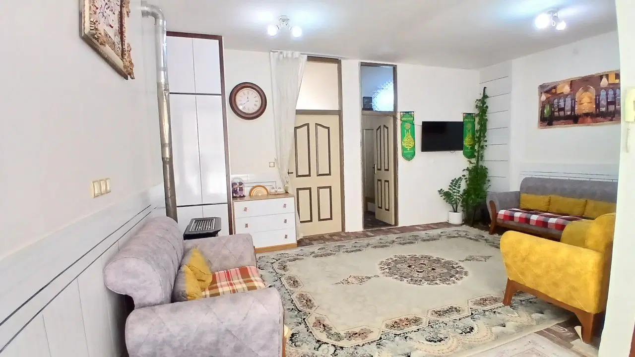خانه ۹۰ متری نقلی