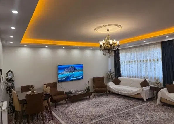 ۶۳ متر خوش نقشه_ پارکینگ دار_انباری_بالکن_ بریانک