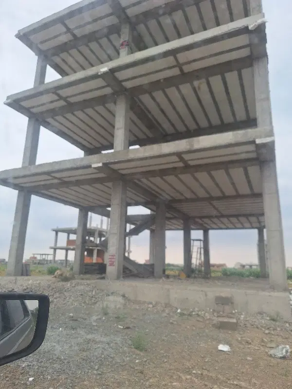 خانه نیمه کاره تجاری مسکونی