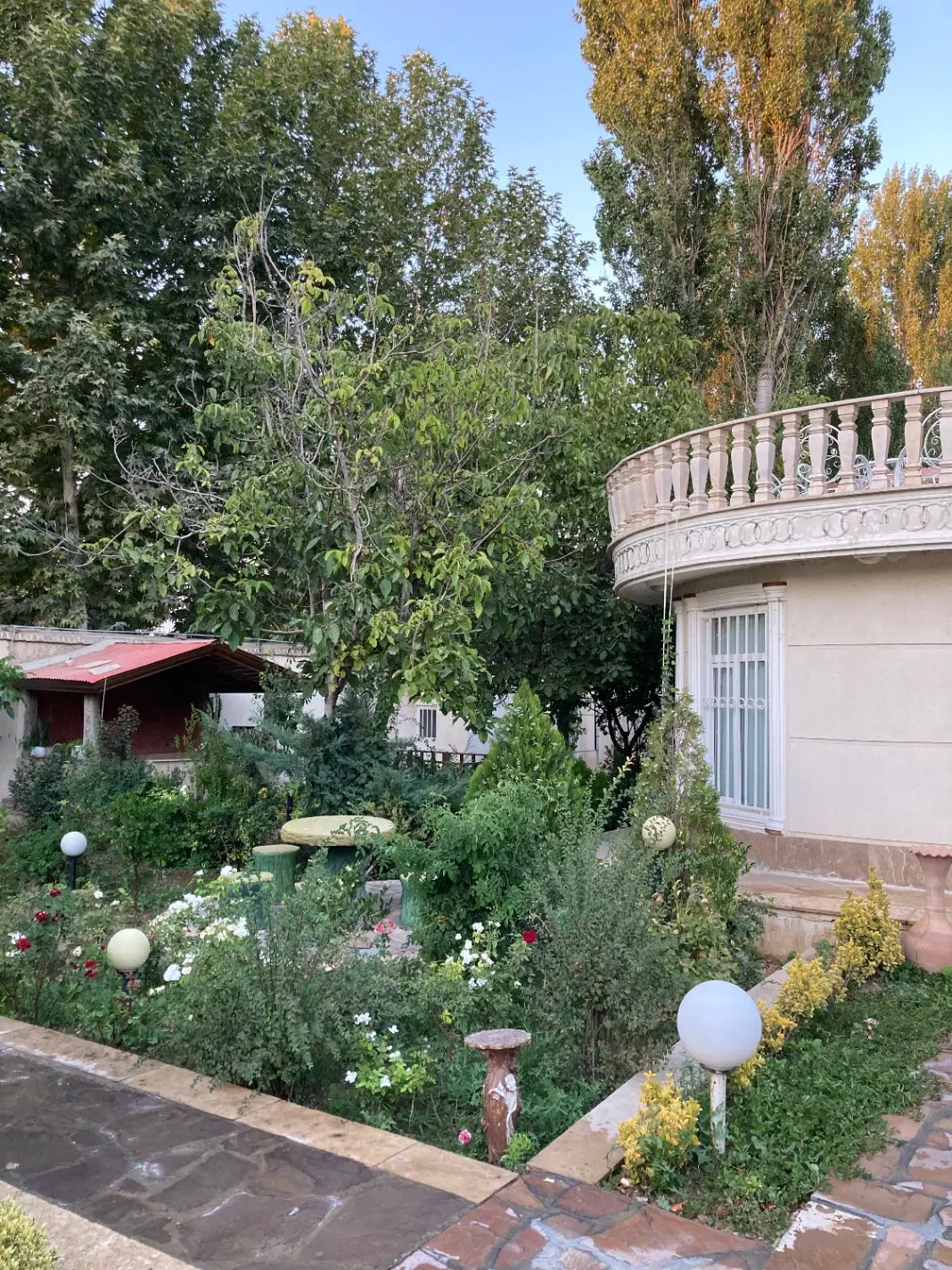 ۱۰۰۰ متری باغ کردان اصلی
