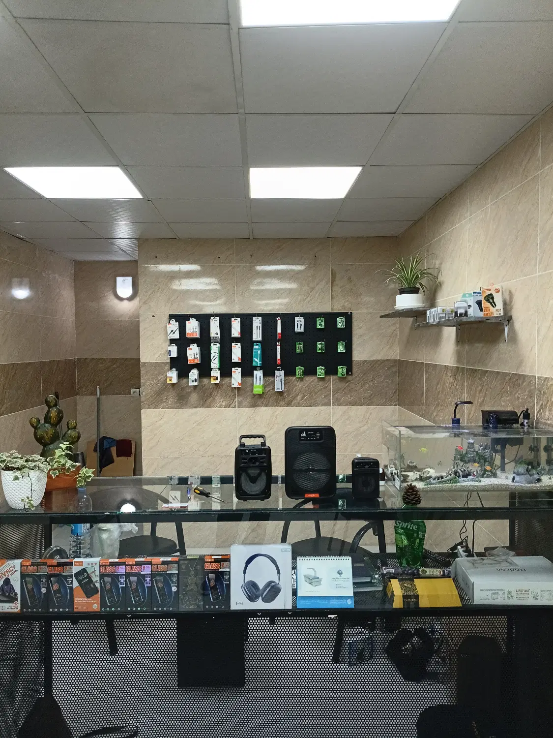 اجاره میز برای تعمیرکار موبایل
