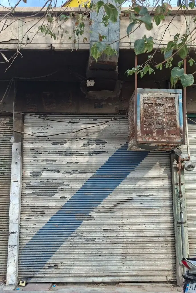 مغازه سرقفلی بر خیابان امام