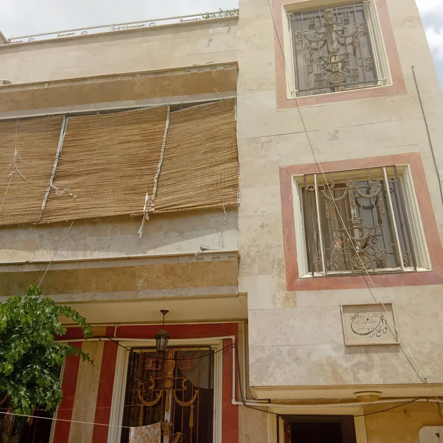 خانه ویلایی ۳طبقه میرزایی سرویس کامل