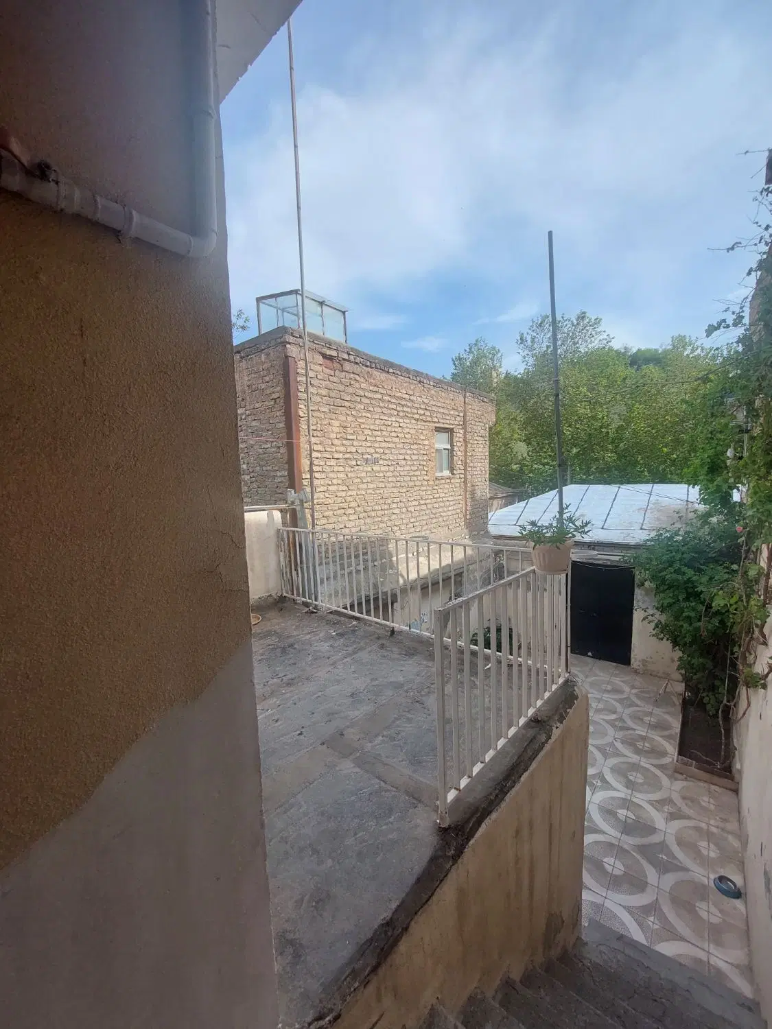 ۱۰۰ متر ویلایی ۲ طبقه در طرقبه عنبران