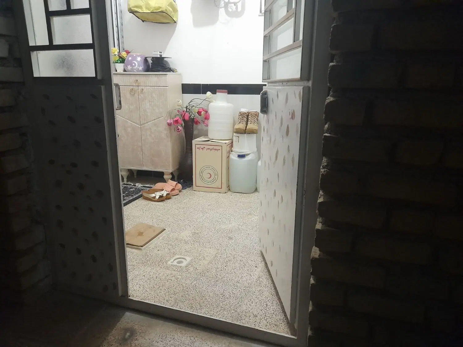 فروش یک باب منزل مسکونی واقع در شیروانه