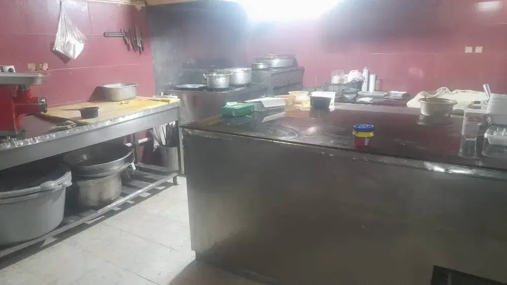 ۷۰ متر کترینگ با لورازم.مناسب برای کافه