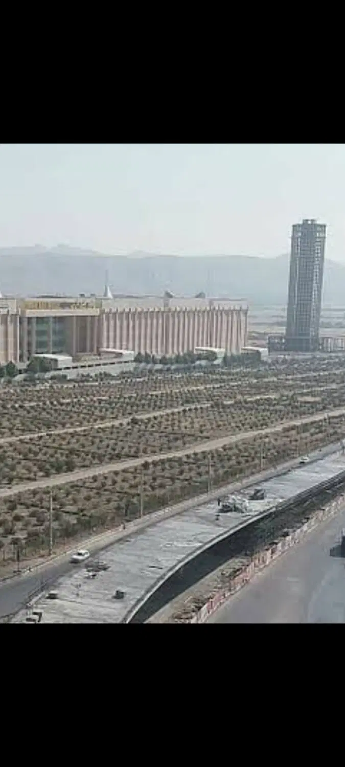 زمین 500 متری ورودی جاده صدرا جنب مجتمع خلیج فارس